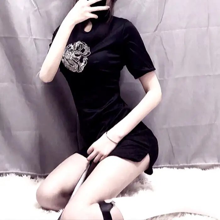威震四方